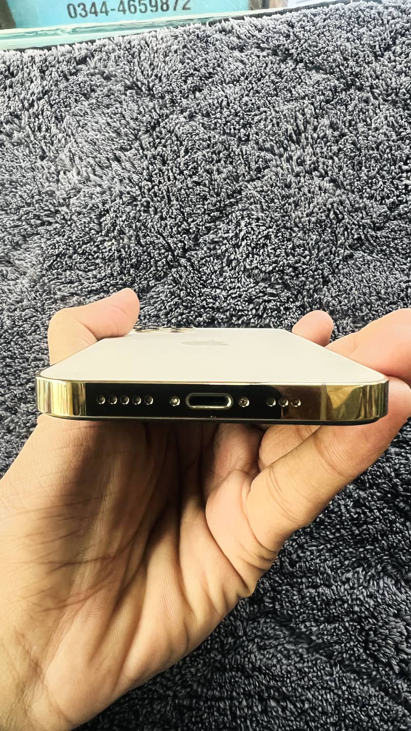 Apple iPhone 12 Pro 4