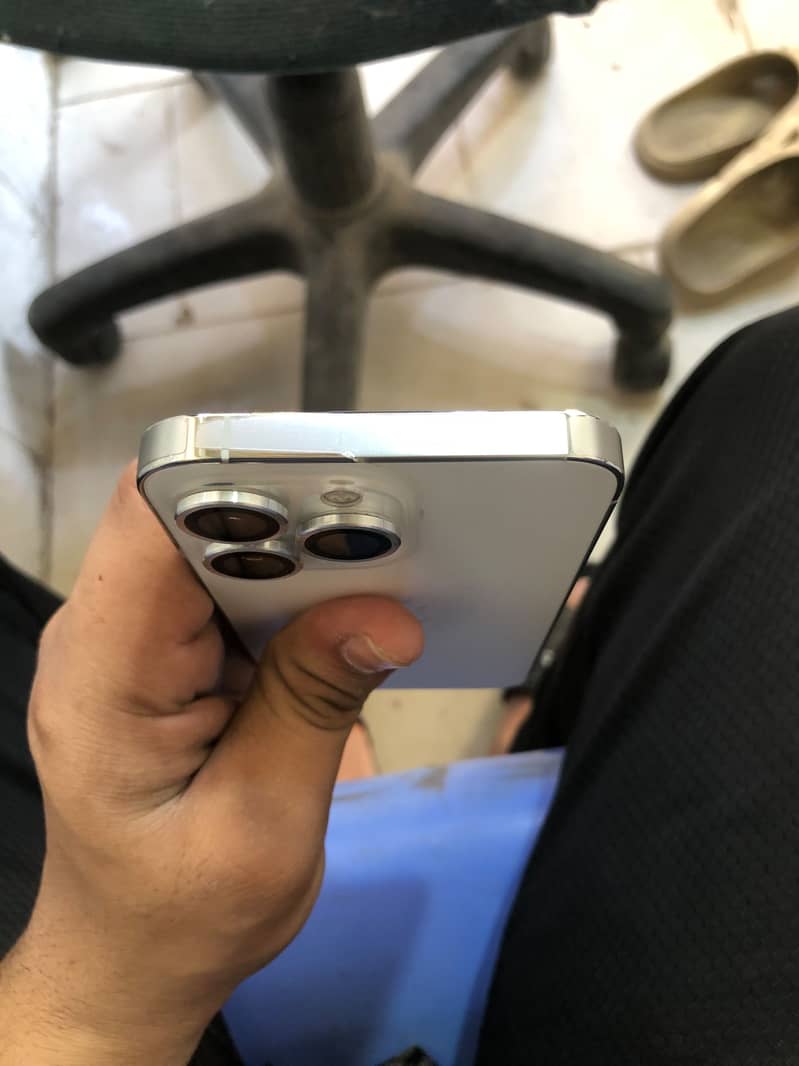 Apple iPhone 13 Pro 1
