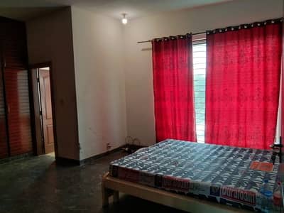 Ideal Location Phase 5 1beds Sami Furinshed With Attached Original Picture