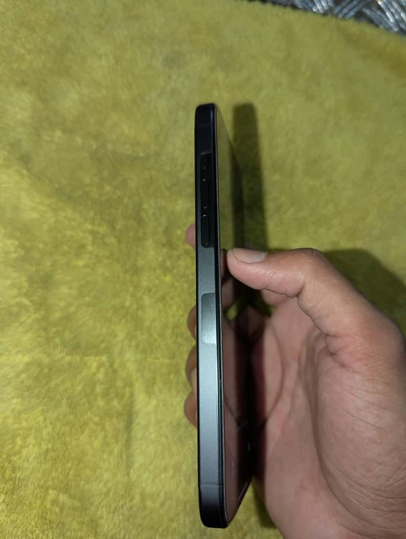Apple iPhone 15 Pro Max 1