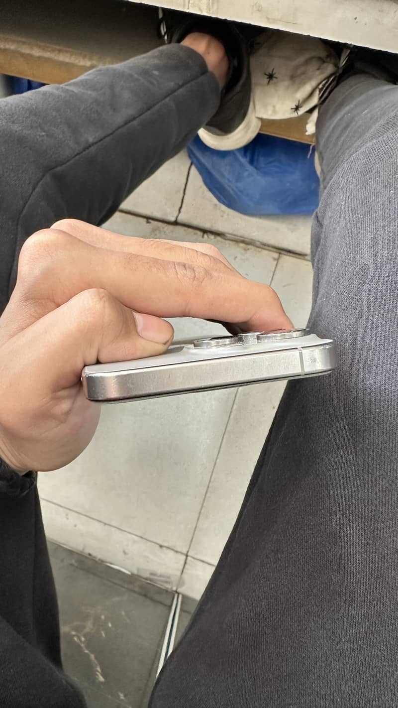 Apple iPhone 15 Pro Max 1