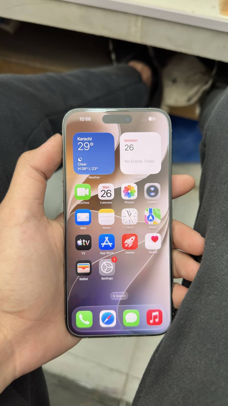 Apple iPhone 15 Pro Max 6