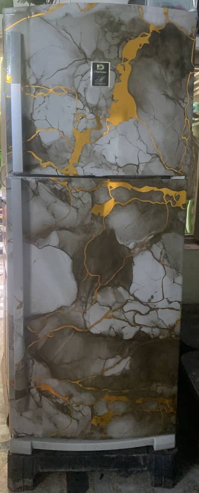 Dawlance fridge 5 feet size