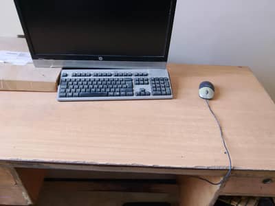 computer table 2x4 feet urgent sale