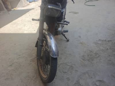 125 Honda 2011 model used moter sycle