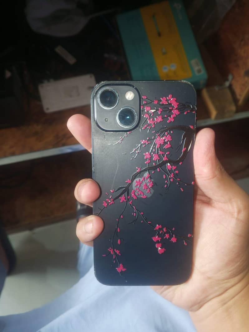 Apple iPhone 13 4