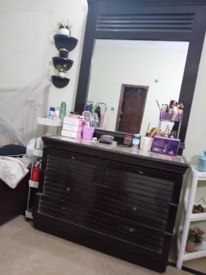 dressing table 0
