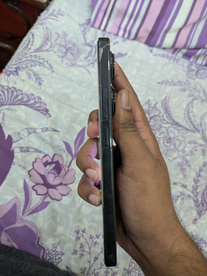 Xiaomi Redmi Note 13 Pro 4