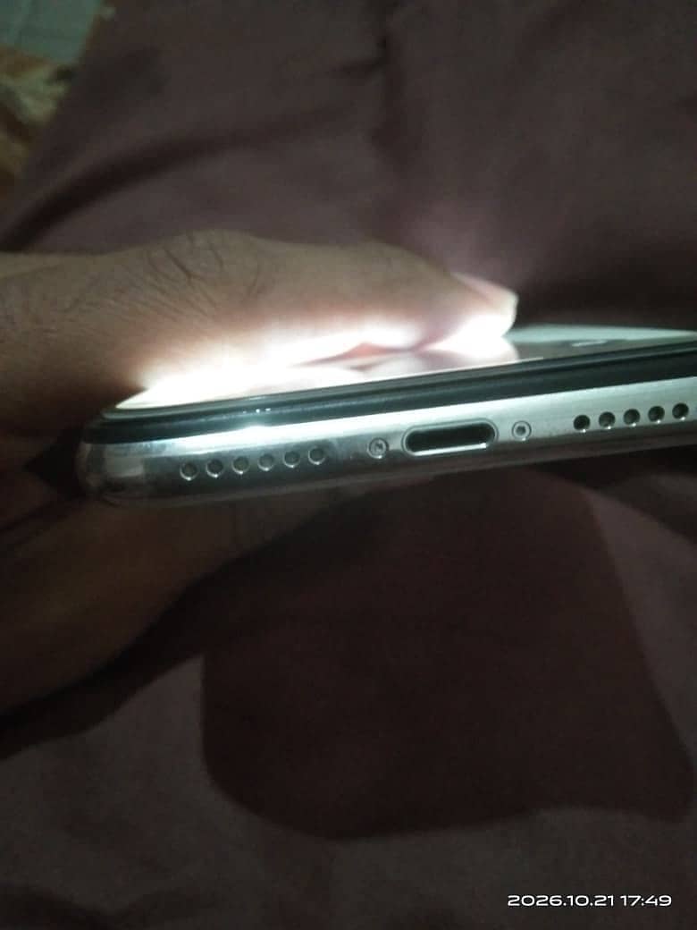 Apple iPhone X 5