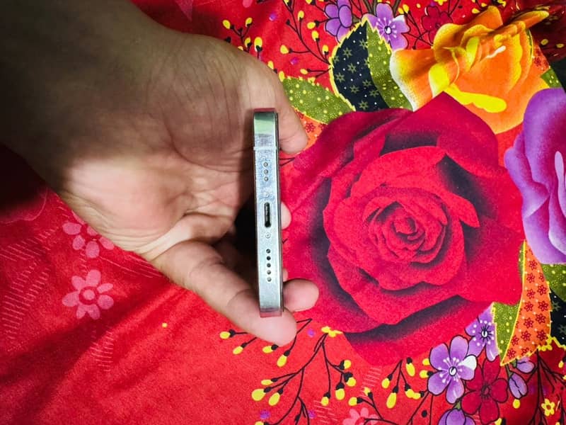 Apple iPhone 12 Pro 3