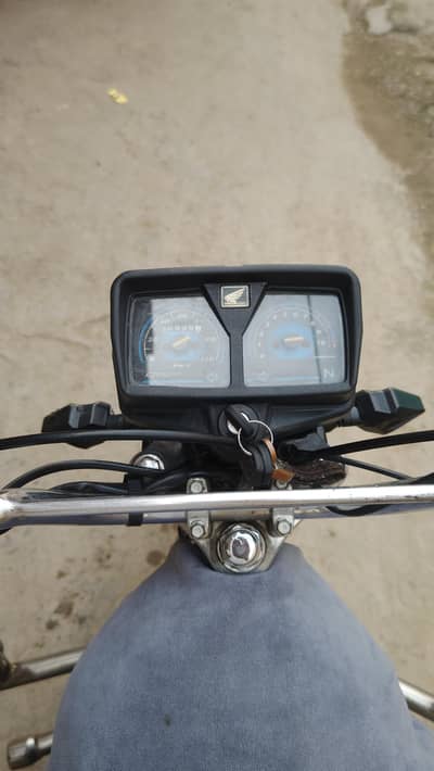 Crown 125 2022 Model | 2023 Registered | Honda Parts