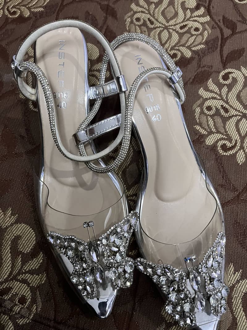 Sandals 0