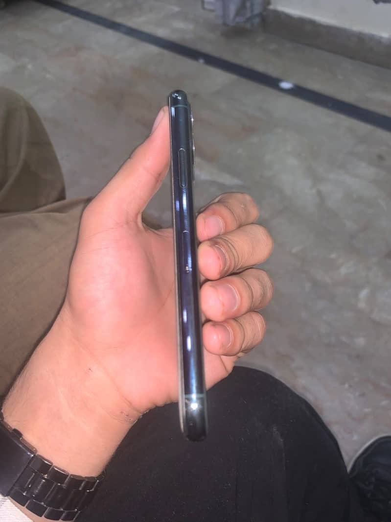 Apple iPhone 11 Pro 0