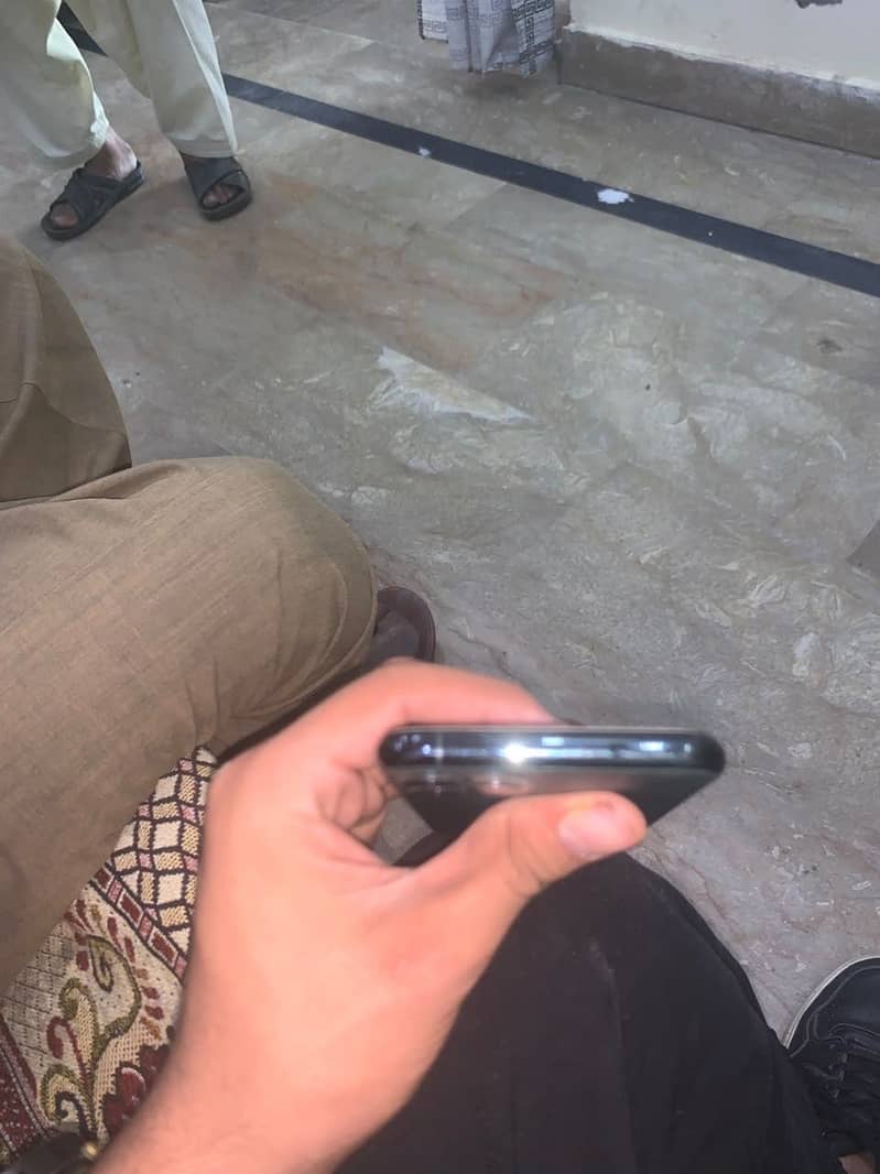 Apple iPhone 11 Pro 5