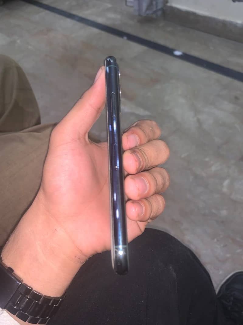 Apple iPhone 11 Pro 8