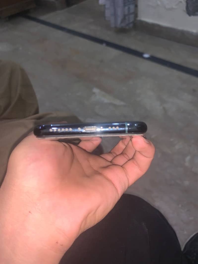 Apple iPhone 11 Pro 10