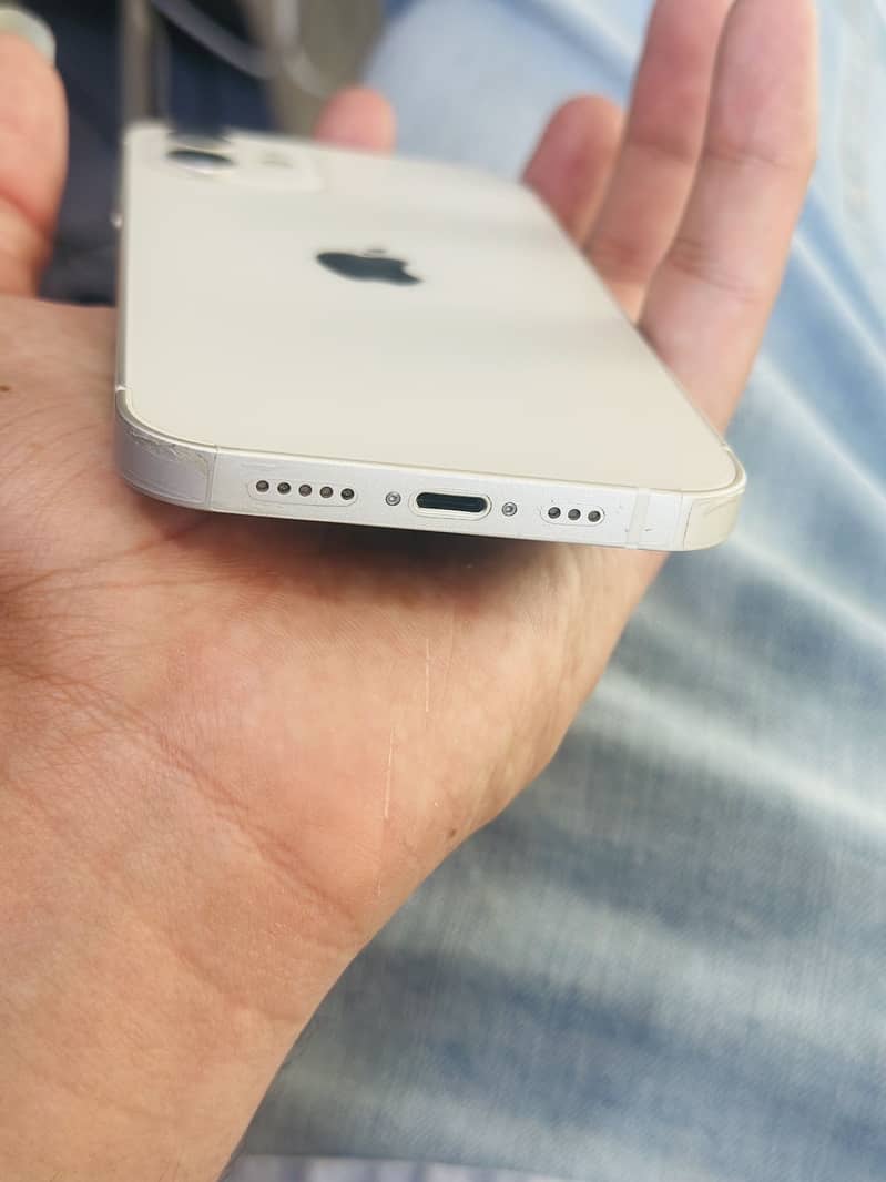 Apple iPhone 12 2