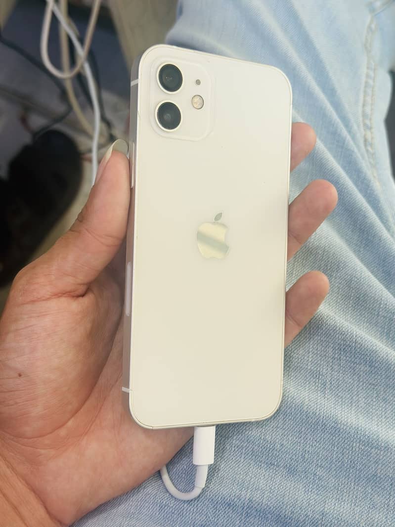 Apple iPhone 12 3