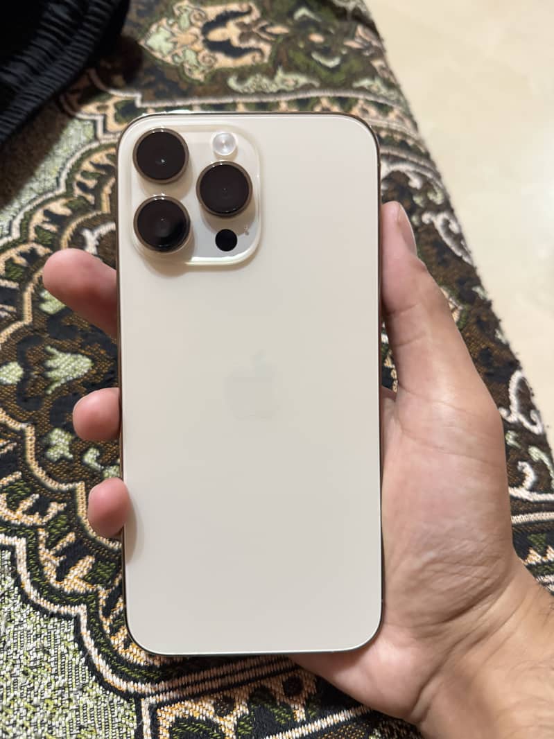 Apple iPhone 14 Pro Max 0