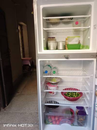Dawlance ki fridge Hy achi coling karte hy