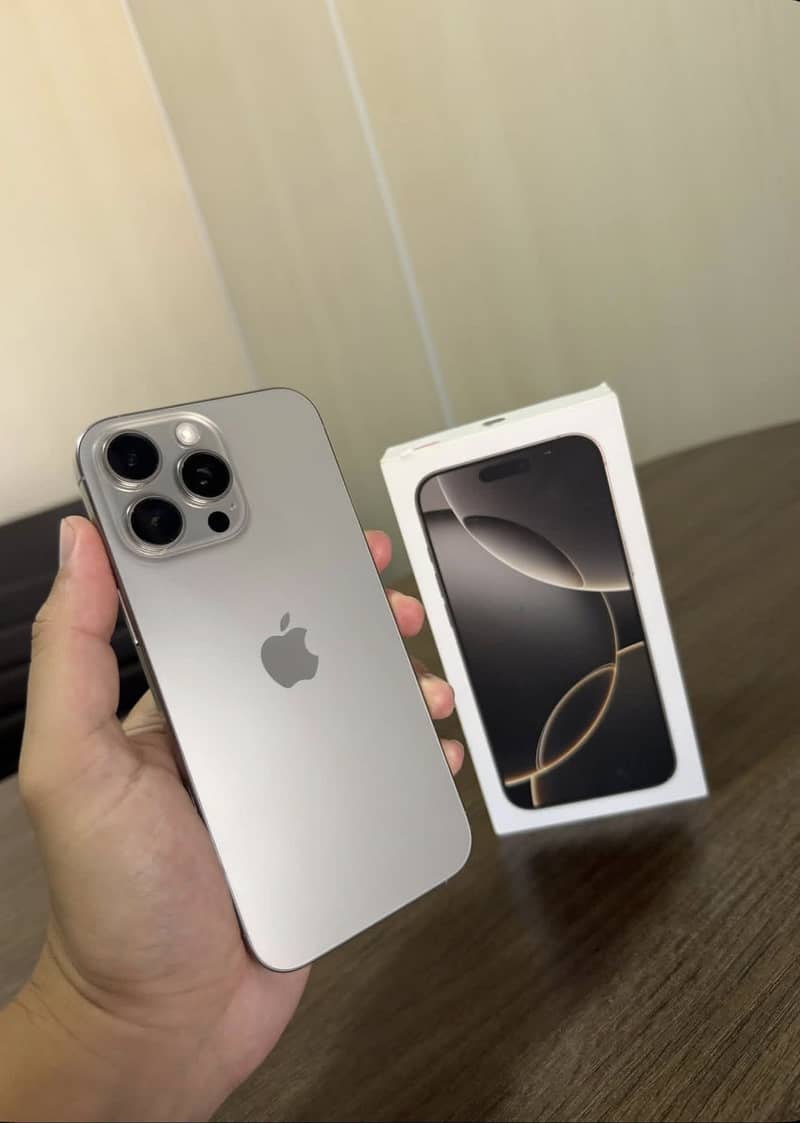 Apple iPhone 16 Pro Max JV 3