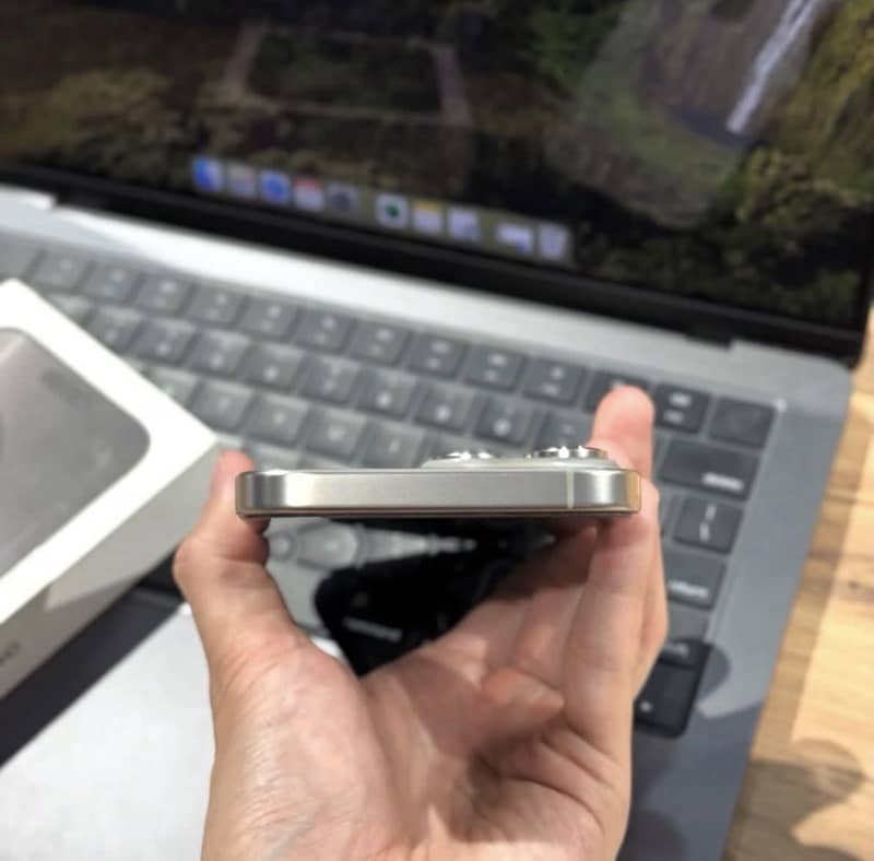 Apple iPhone 16 Pro Max JV 4