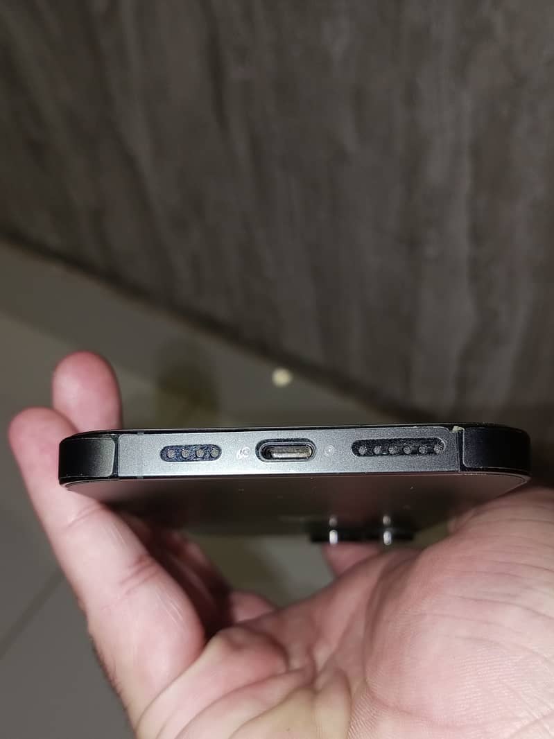 Apple iPhone 13 Pro Max 2