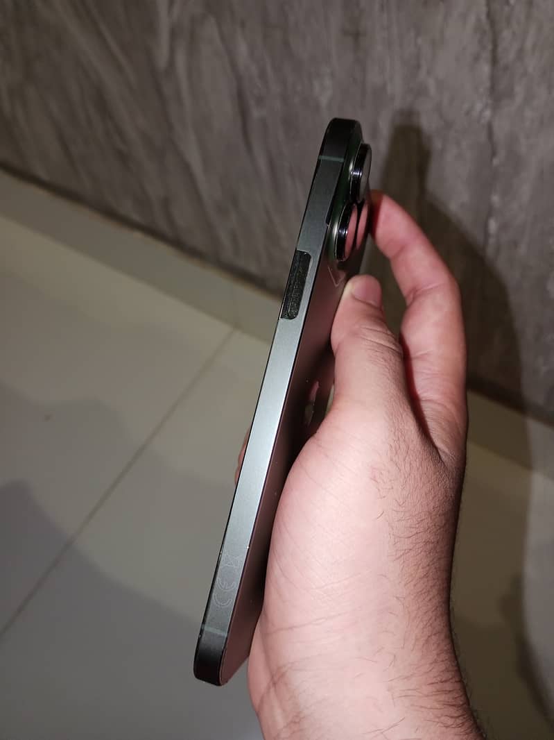 Apple iPhone 13 Pro Max 8