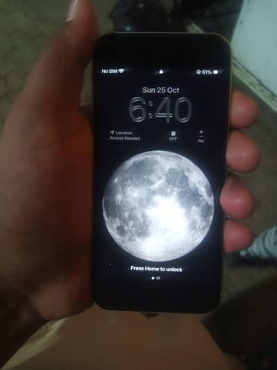 Apple iPhone SE