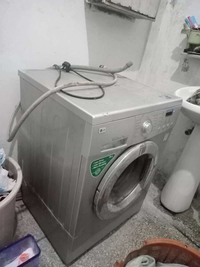 L. G FULL AUTOMATIC WASHING MACHINE 1