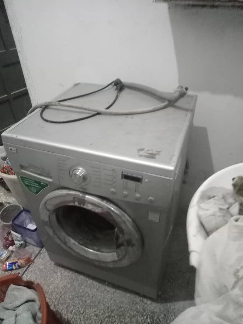 L. G FULL AUTOMATIC WASHING MACHINE 2