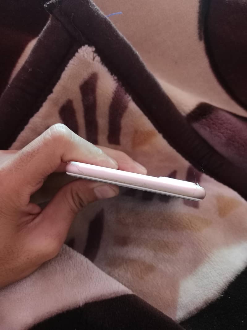 Apple iPhone 7 Plus 2