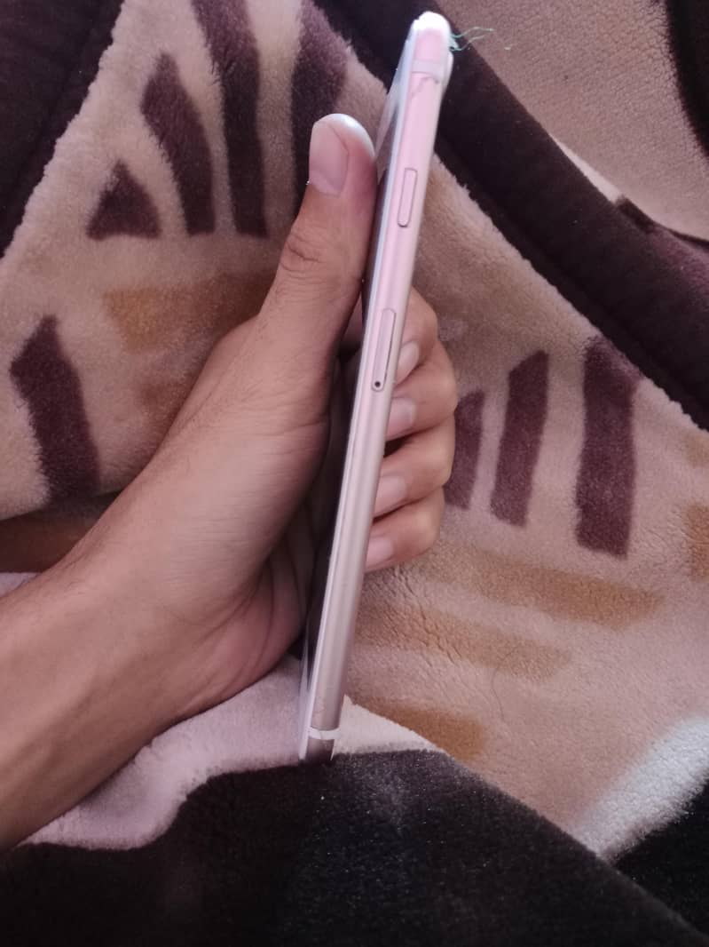 Apple iPhone 7 Plus 4