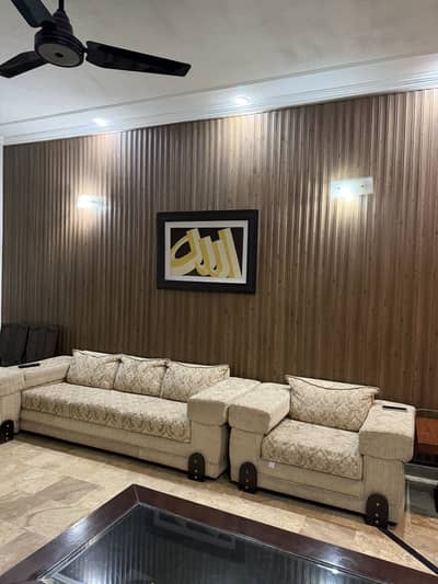 Well maintained sofa set