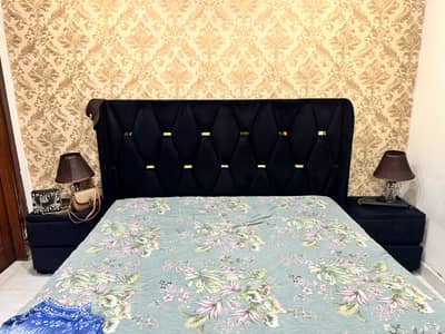 King bed dressing side table with matress