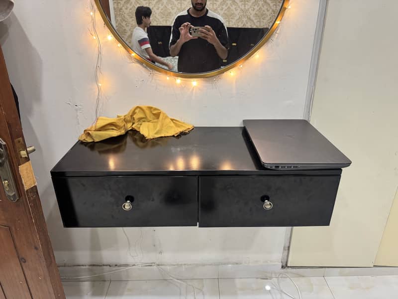 King bed dressing side table with matress 1