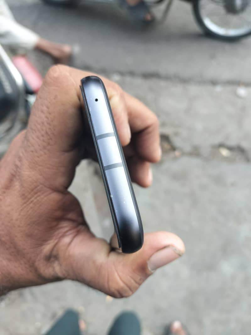 Google Pixel 8a 1