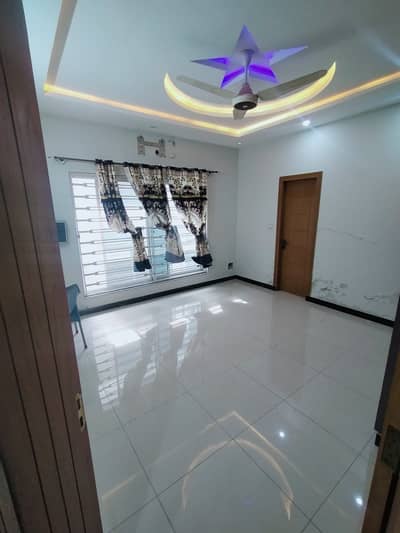 7 Marla New Condition Upper Portion With Gas