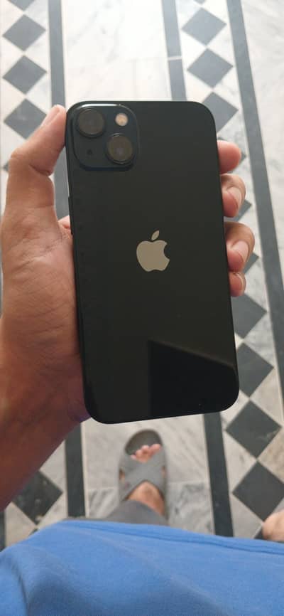 Apple iPhone 13