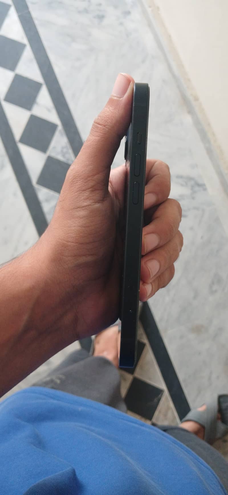 Apple iPhone 13 2