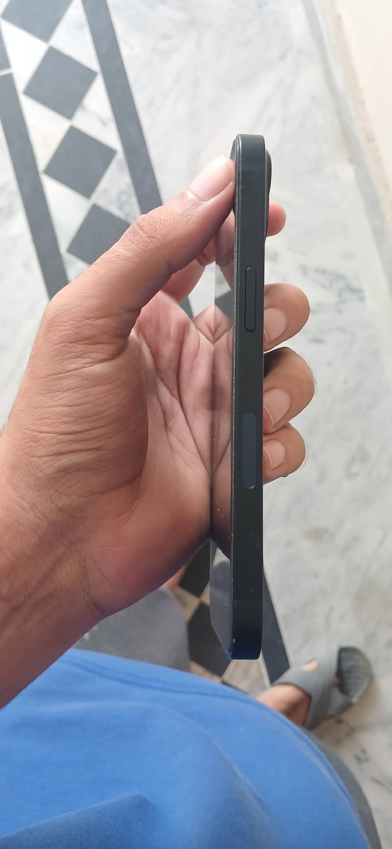 Apple iPhone 13 4