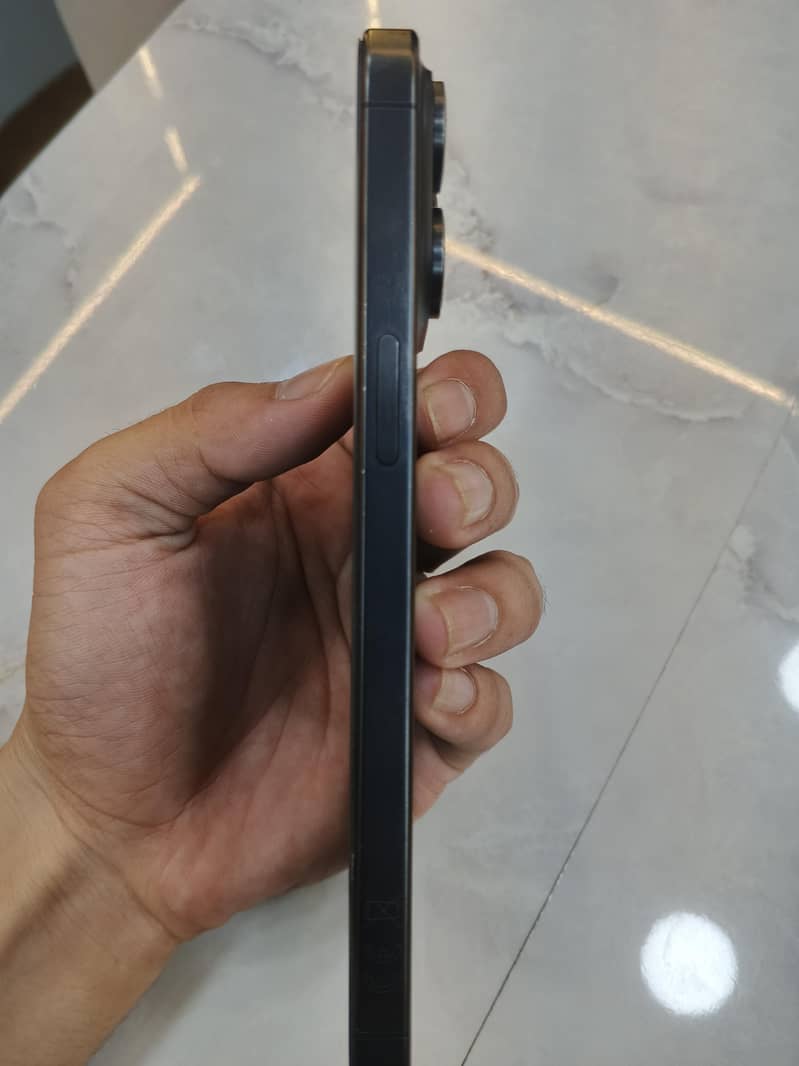 Apple iPhone 15 Pro Max 0