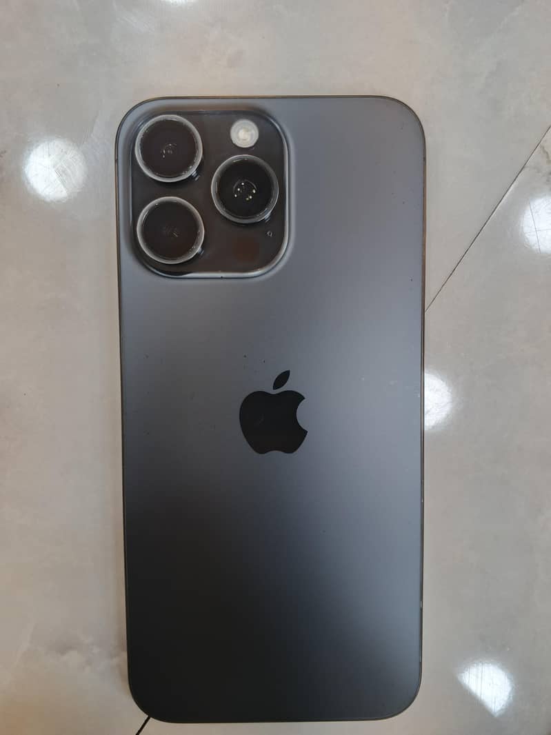 Apple iPhone 15 Pro Max 3
