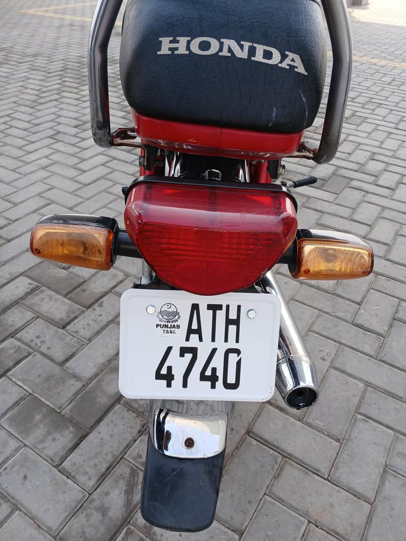 Honda CD70 5