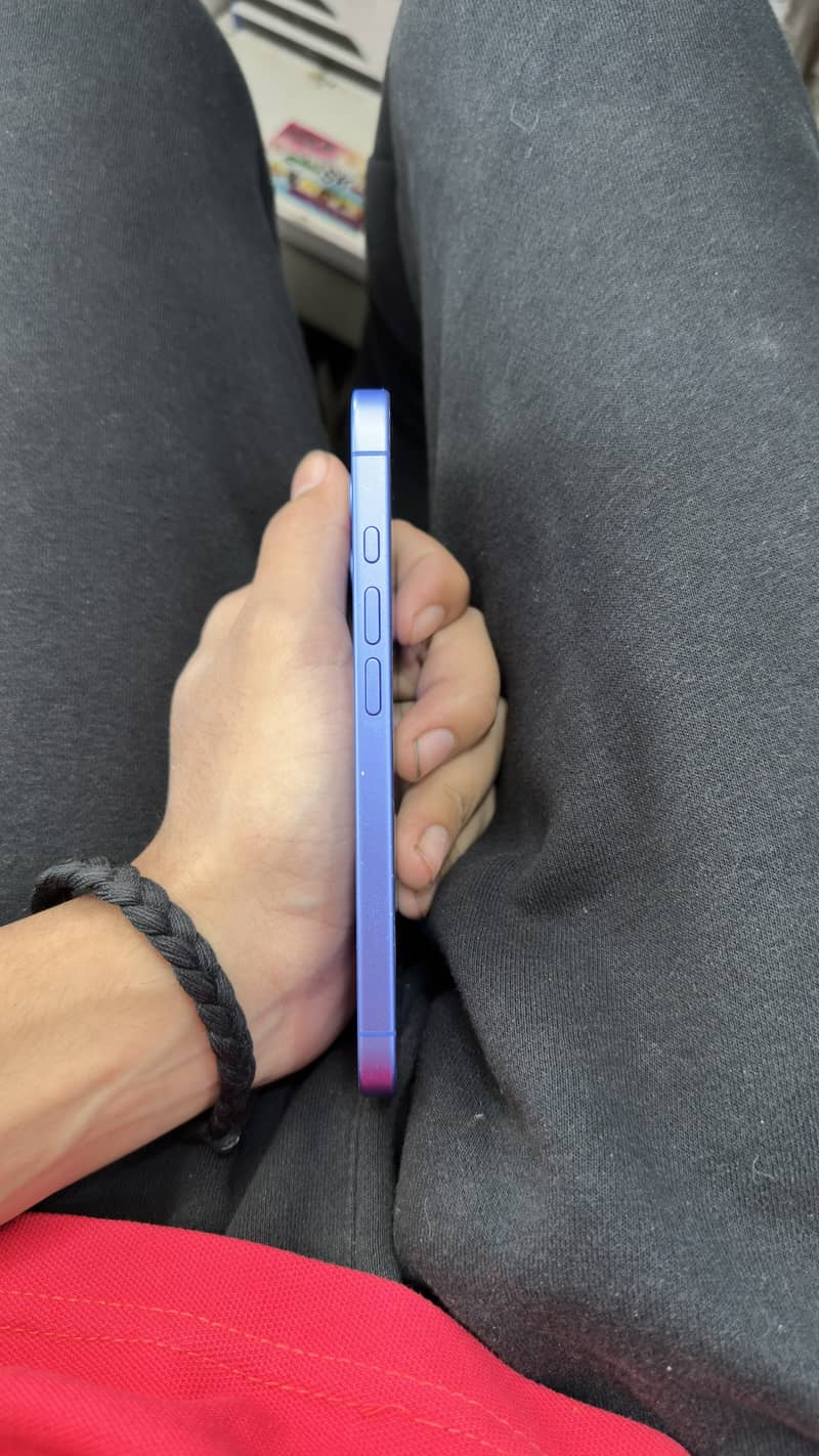 Apple iPhone 16 1