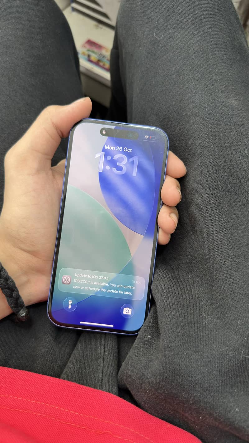 Apple iPhone 16 4