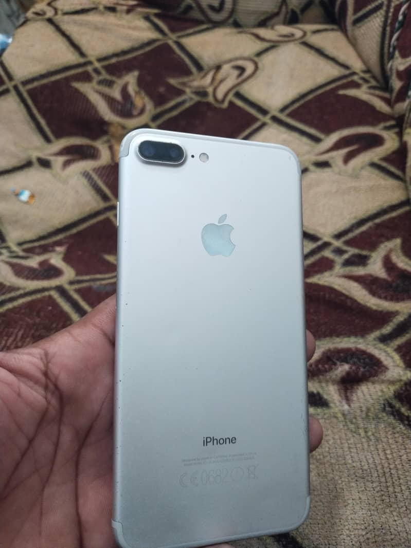 Apple iPhone 7 Plus 1