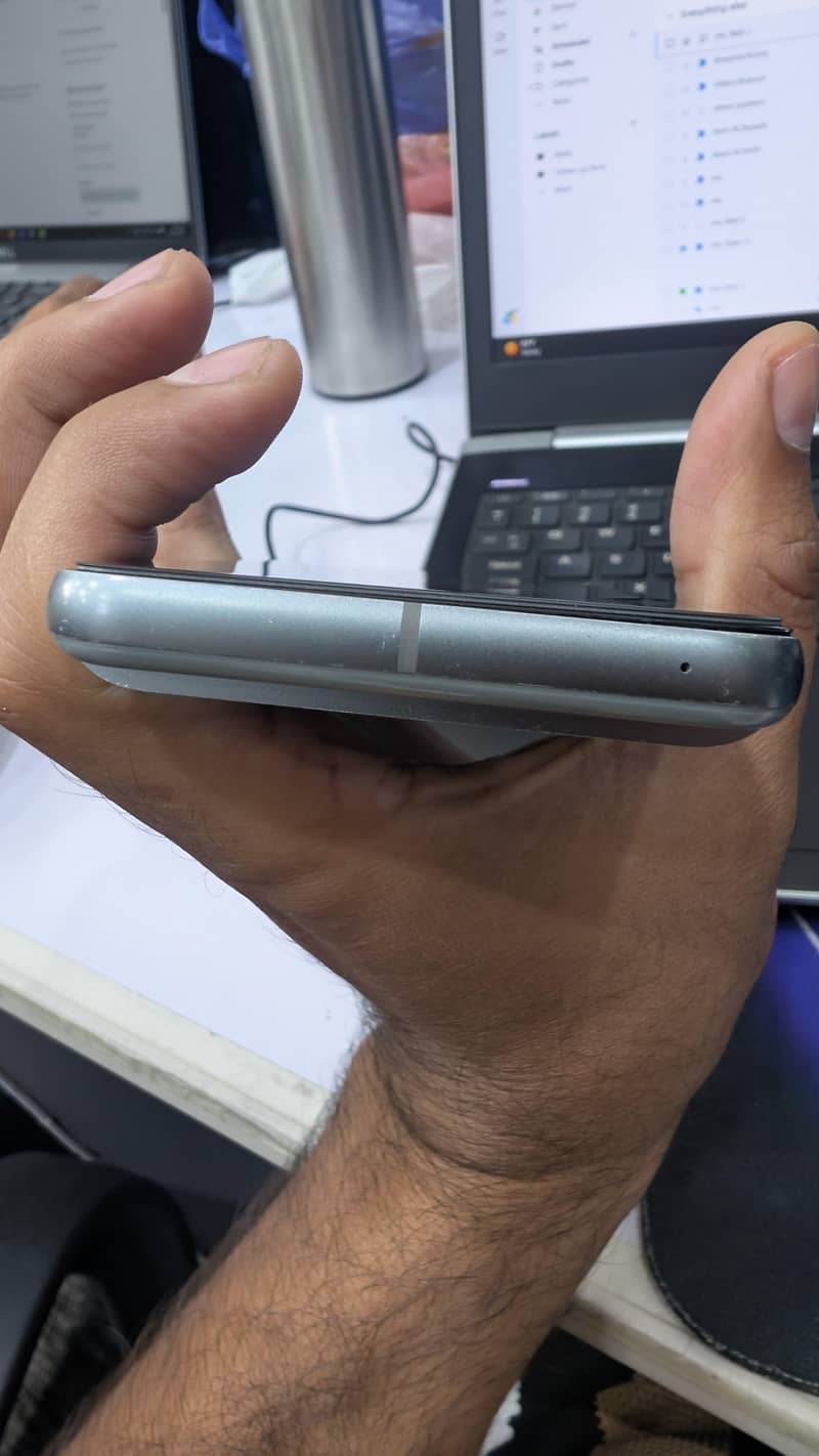 Google Pixel 8 2