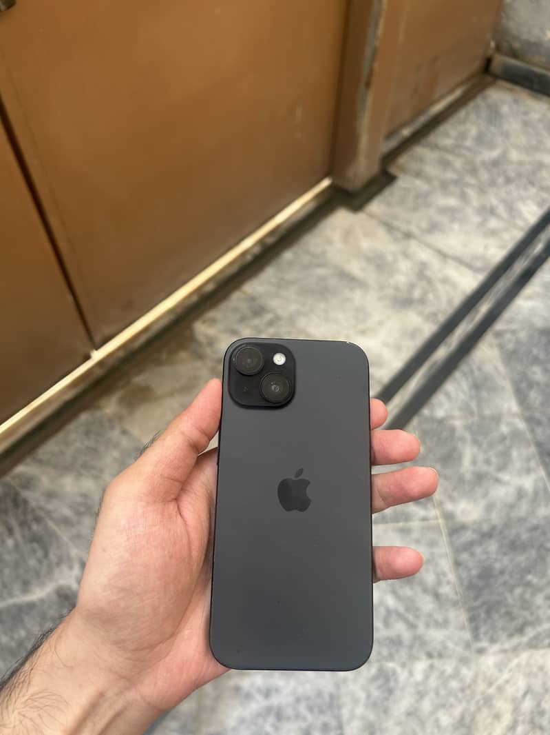 Apple iPhone 15 3
