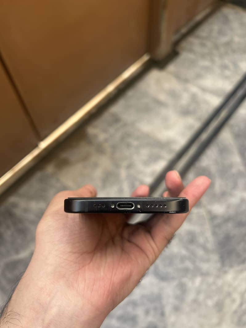 Apple iPhone 15 4